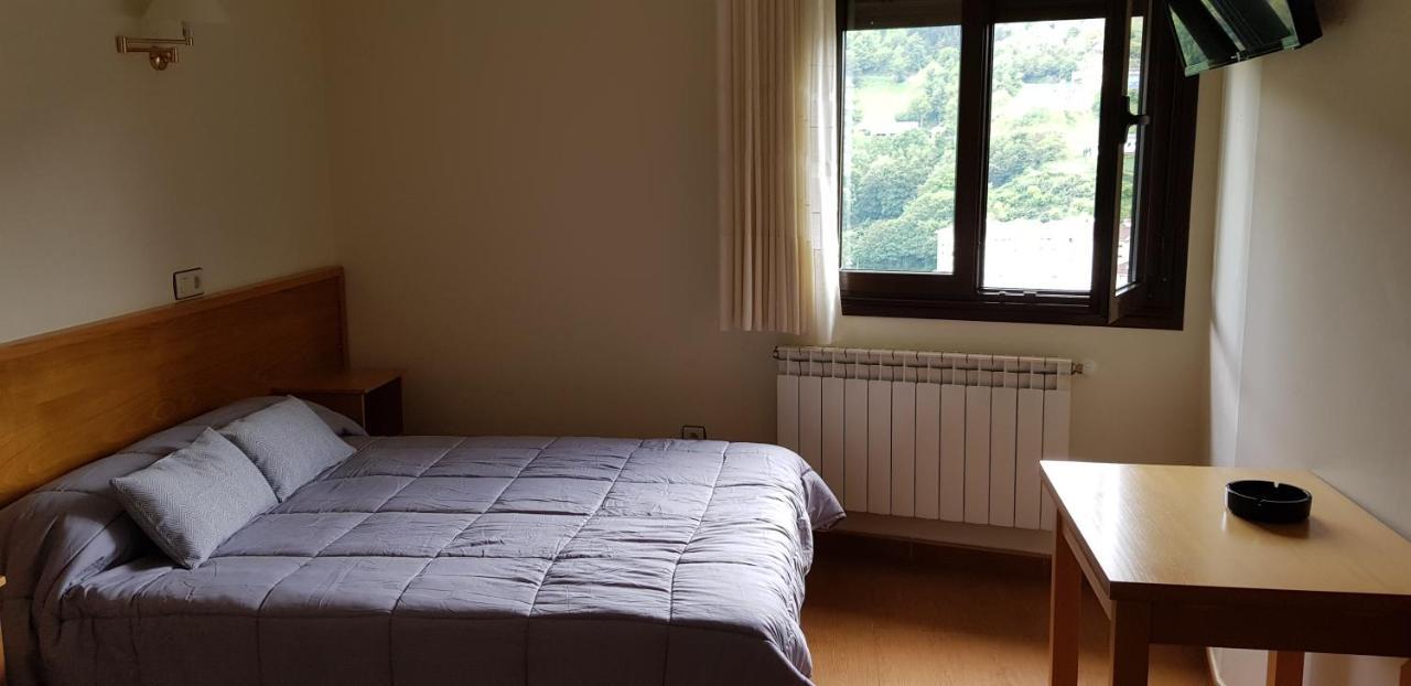Hotel Alina Cangas De Narcea Luaran gambar